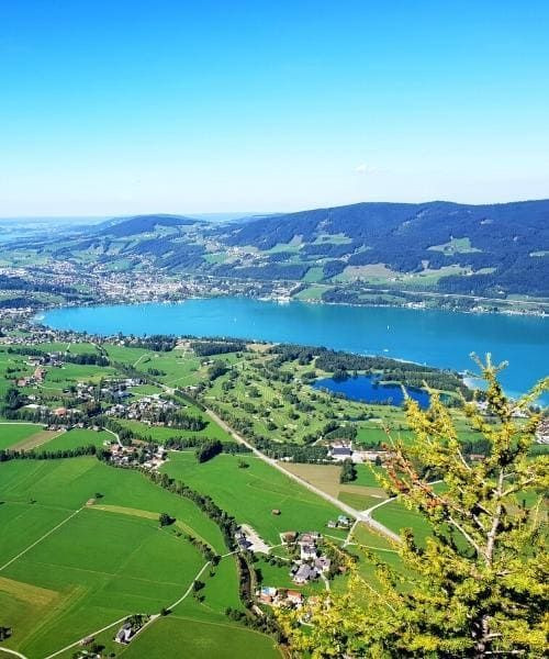 Vue aérienne sur les lacs Irrsee et Mondsee - Salzkammergut - Autriche