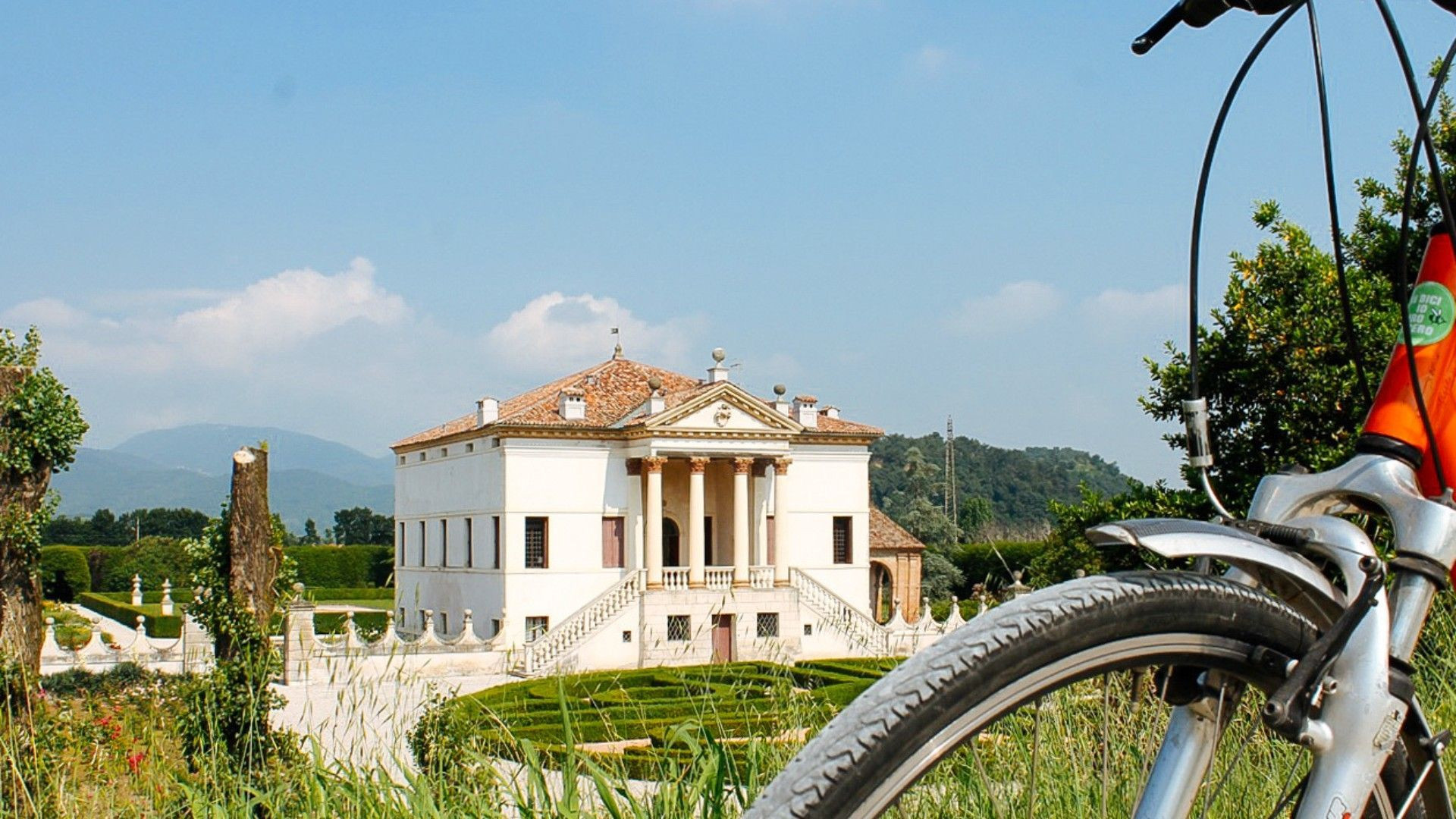 Villa palladienne et vélo dans la campagne vénitienne - Vénétie - Italie