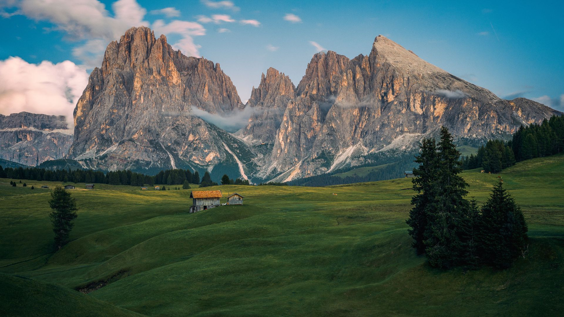 Alpage et chalet au pied des Dolomites - Alpe di Siusi - Italie