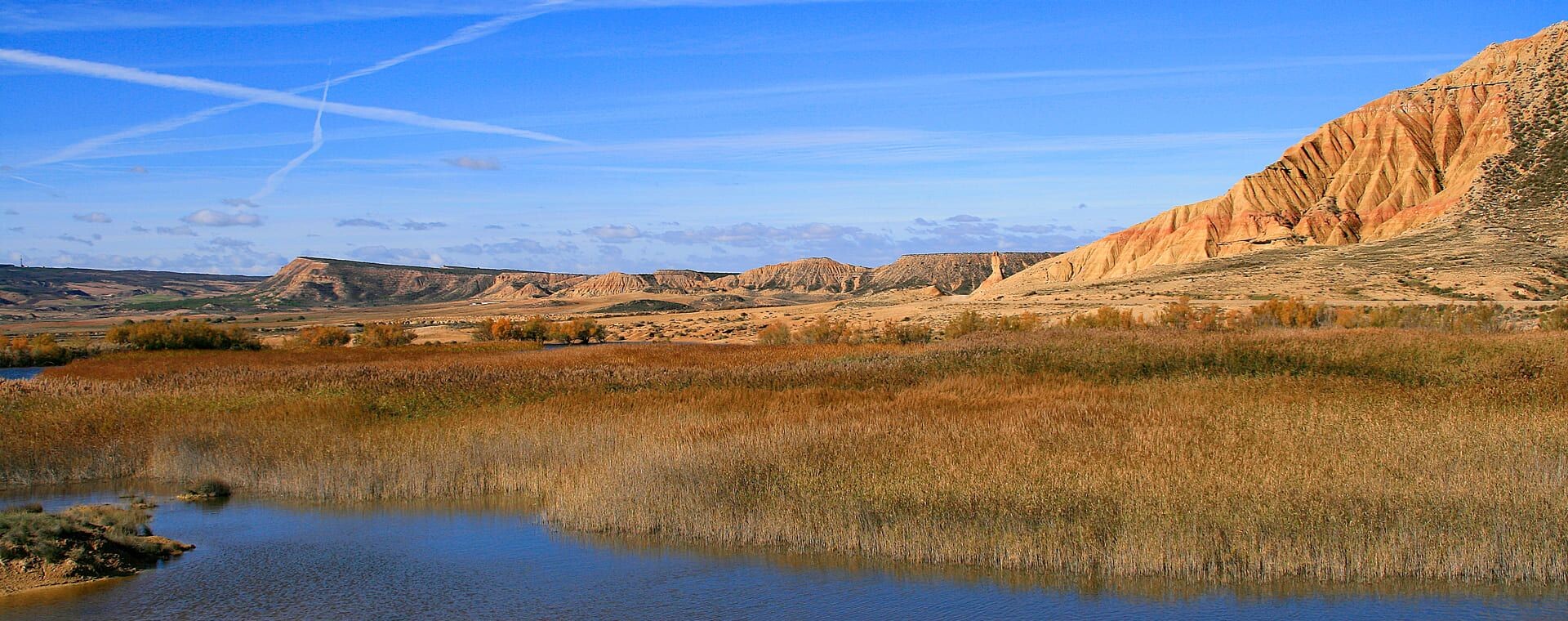 Désert et plan d'eau des Bardenas Reales - Navarre - Espagne