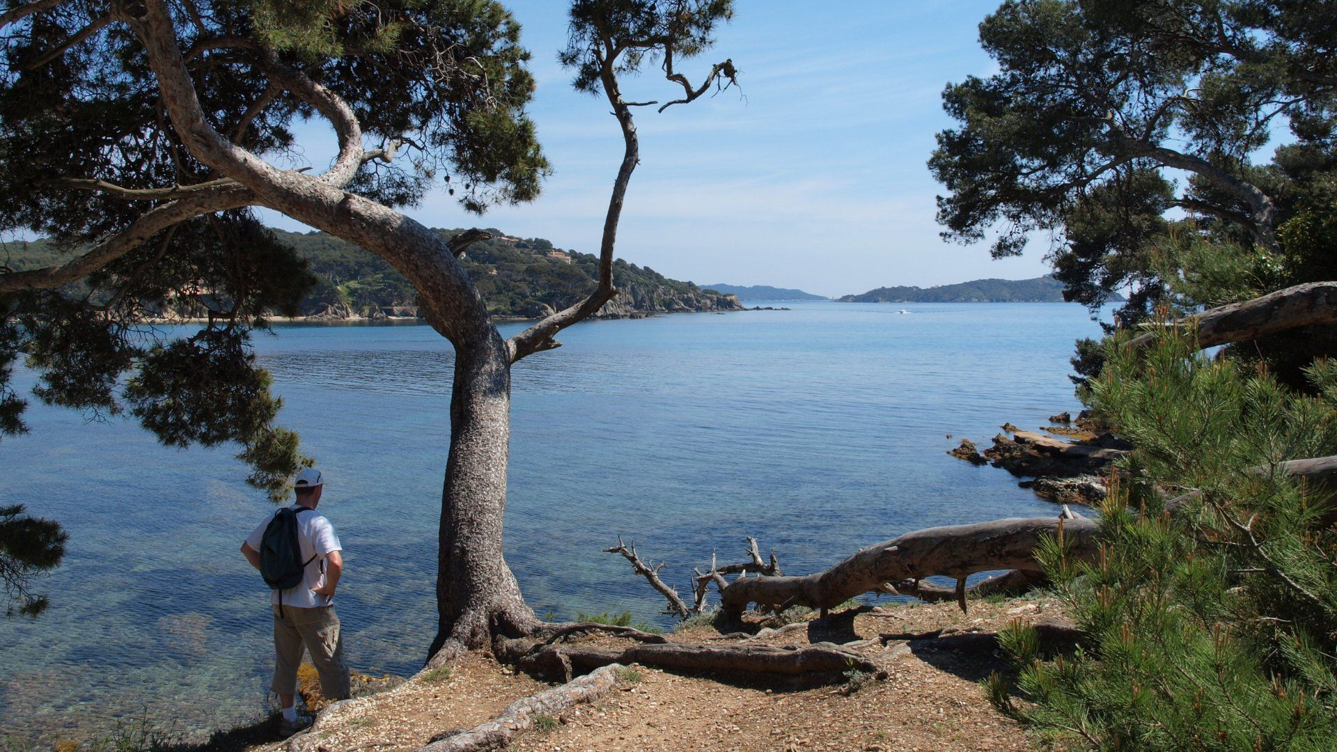 Plage et eaux cristallines des Îles d'Or - Var - France