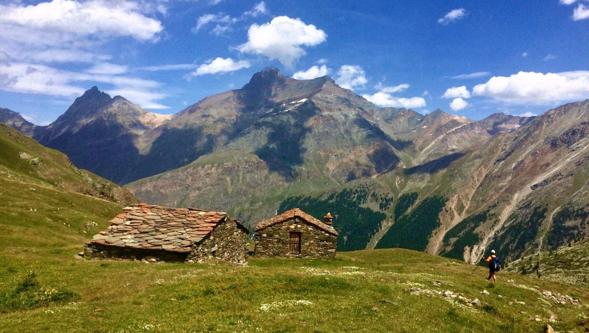 Bergeries d'alpage en pierre sur le Tour des Géants - Val d'Aoste - Italie