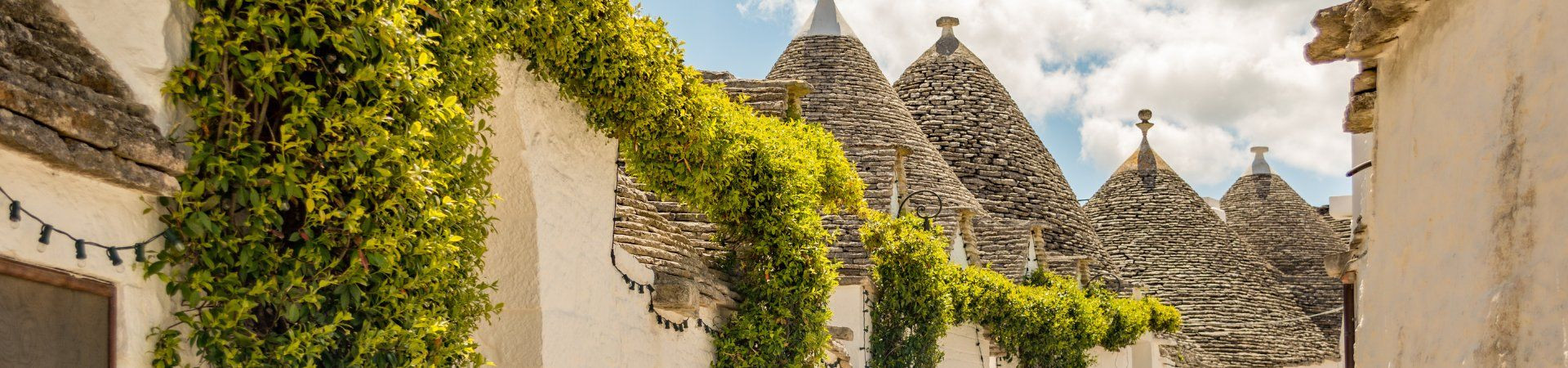 Trulli aux toits coniques d'Alberobello - Pouilles - Italie