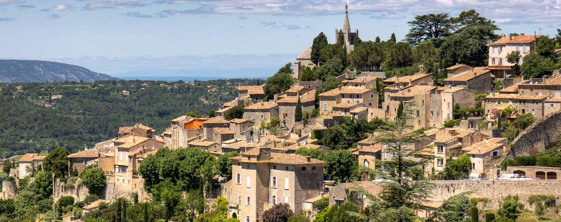 Village perché de Bonnieux dans le Luberon - Provence, France