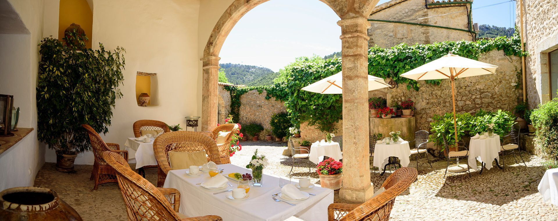 Petit-déjeuner en terrasse - Finca Son Palou - Majorque, Espagne