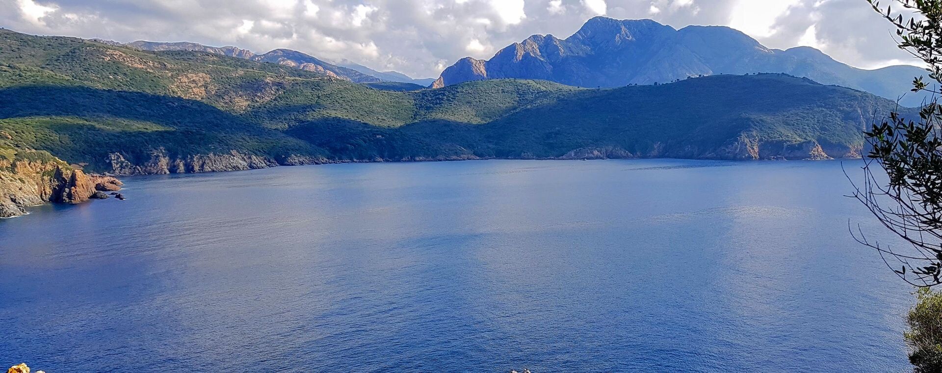 Golfe de Girolata vu de la côte - Corse - France