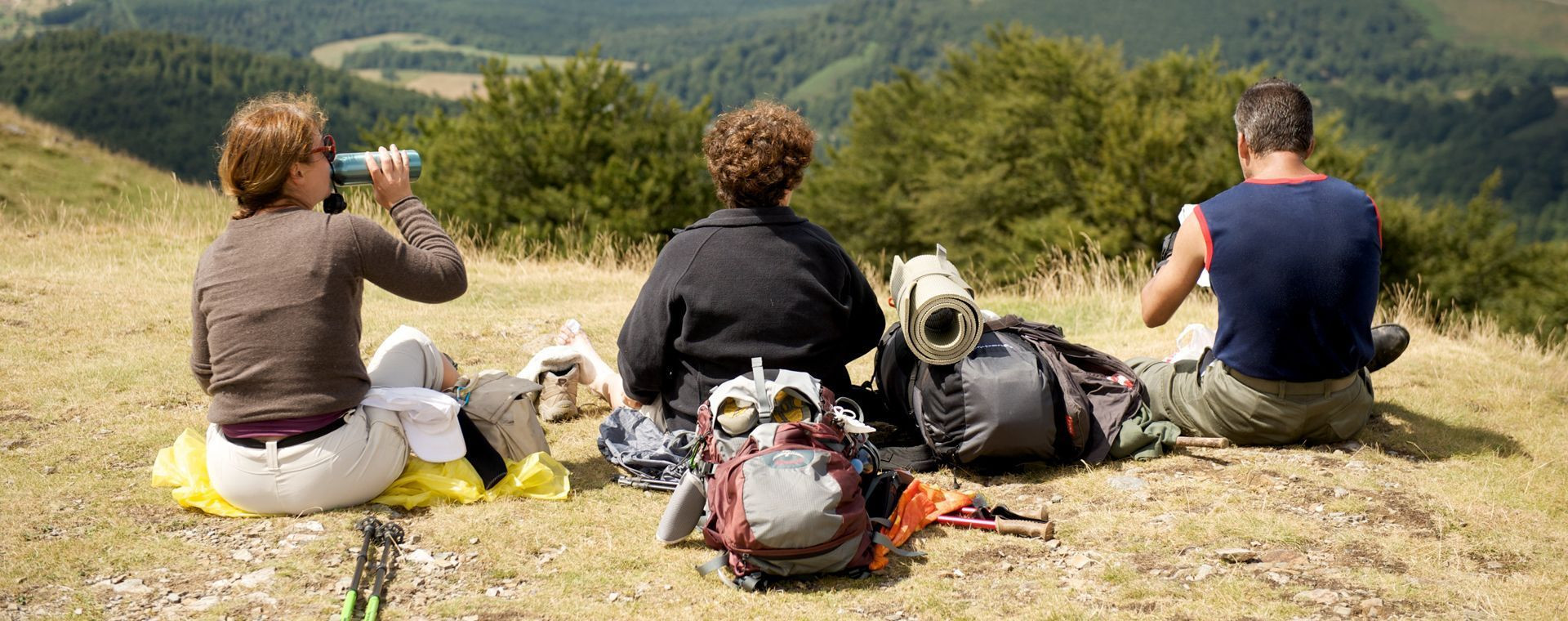 Randonneurs en pause sur le Chemin de Compostelle - Pyrénées - Espagne