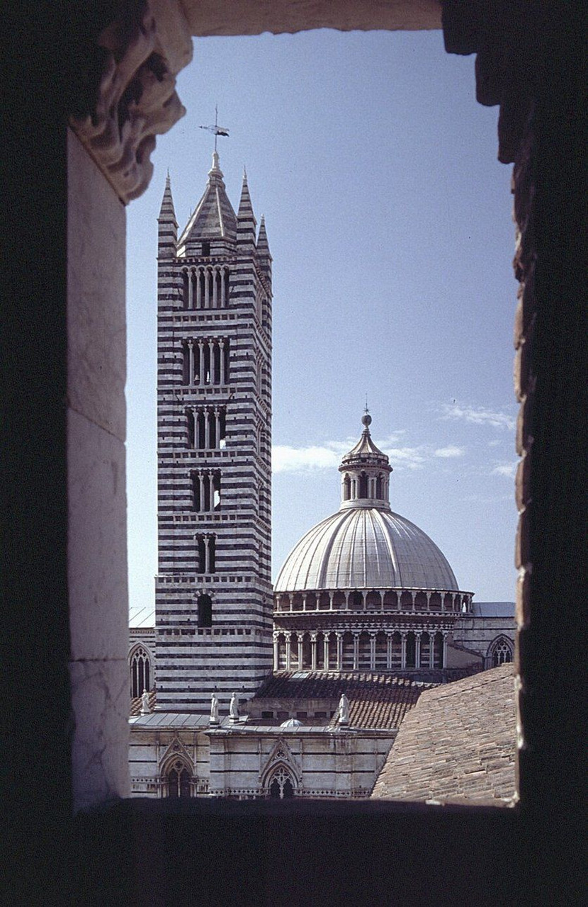 © Pixabay Campanile di Siena