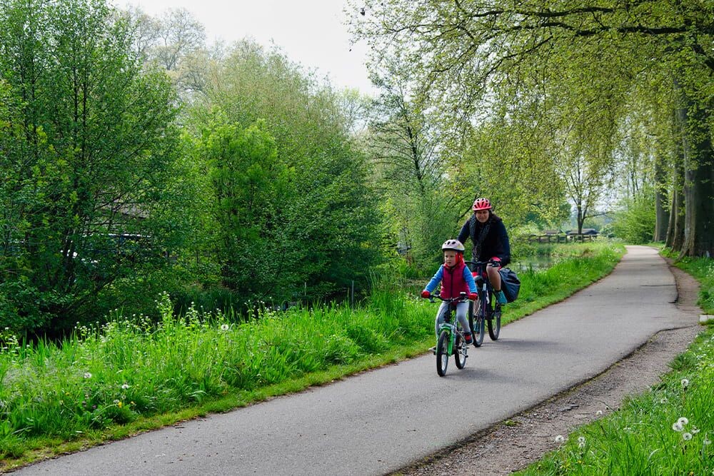 © Quentin Vanaker Vélo en famille le long du canal de la Bruche - Alsace - France