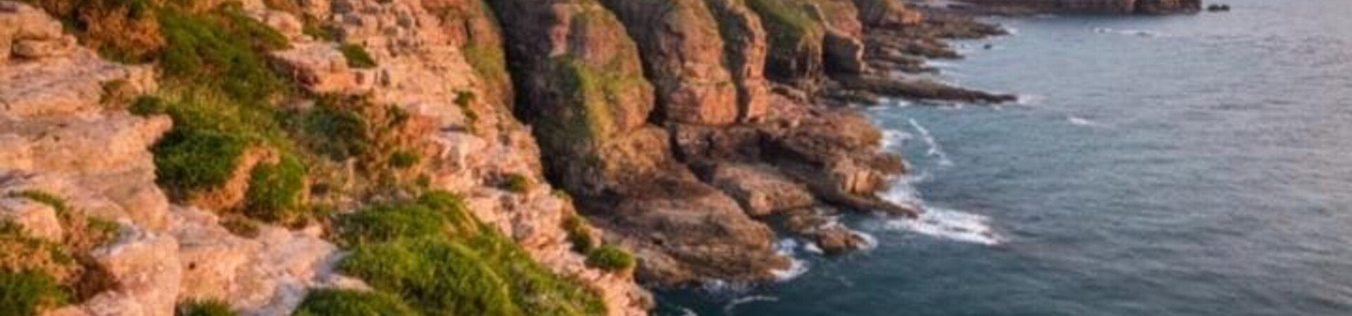 Falaises côtières au coucher du soleil - Cap Fréhel - Côte d'Émeraude - Bretagne