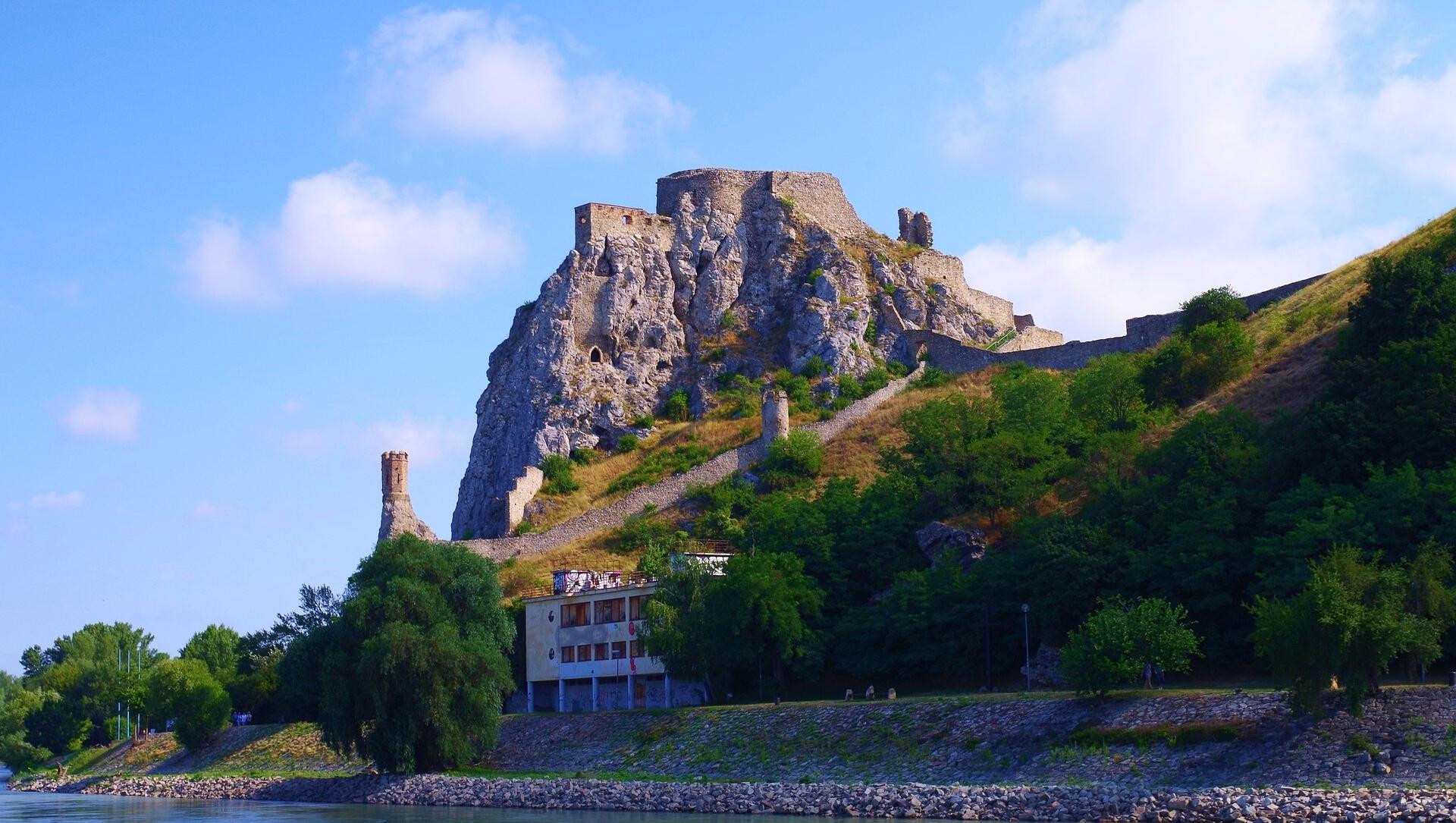 Ruines du château de Devín au-dessus du Danube - Bratislava - Slovaquie