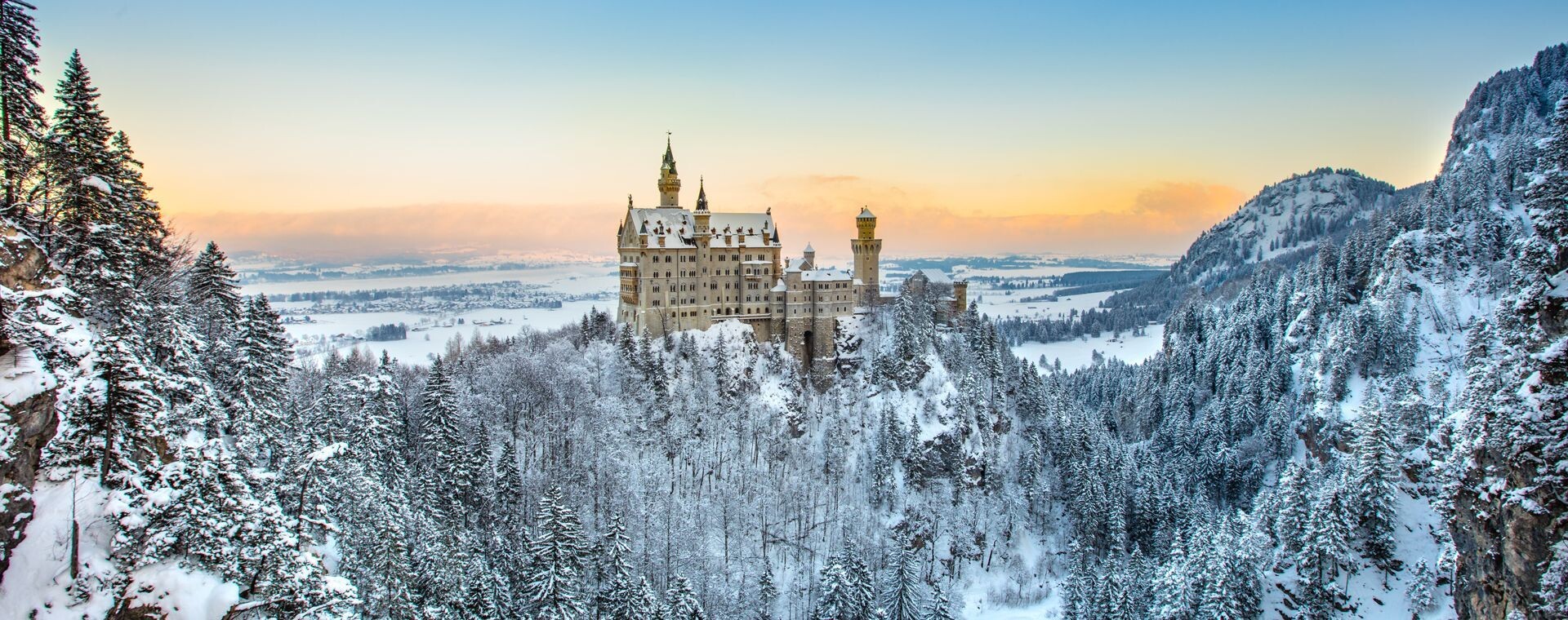 Château de Neuschwanstein sous la neige en hiver - Bavière - Allemagne