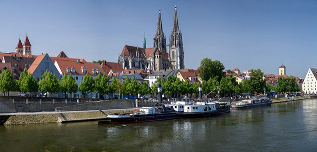 Cathédrale et vieille ville de Ratisbonne au bord du Danube - Allemagne