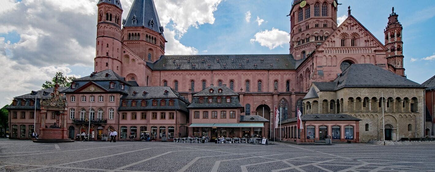 Cathédrale Saint-Martin de Mayence et sa place - Rhénanie - Allemagne
