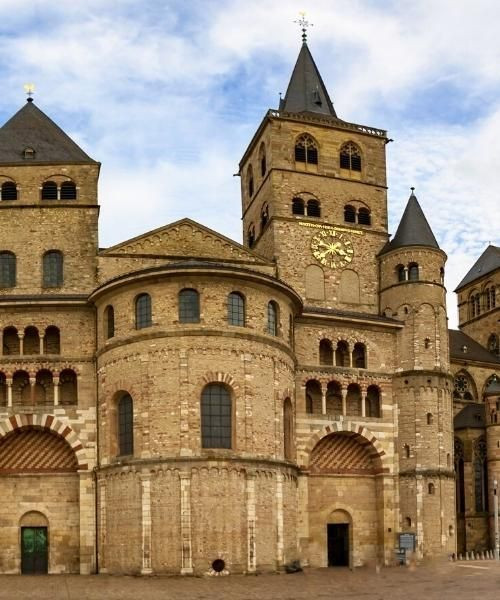 © Pixabay cathedrale_saint-pierre_de_treves_c_pixabay_.jpg