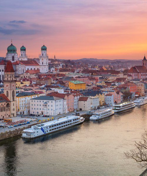 La ville de Passau au coucher du soleil - Danube - Allemagne