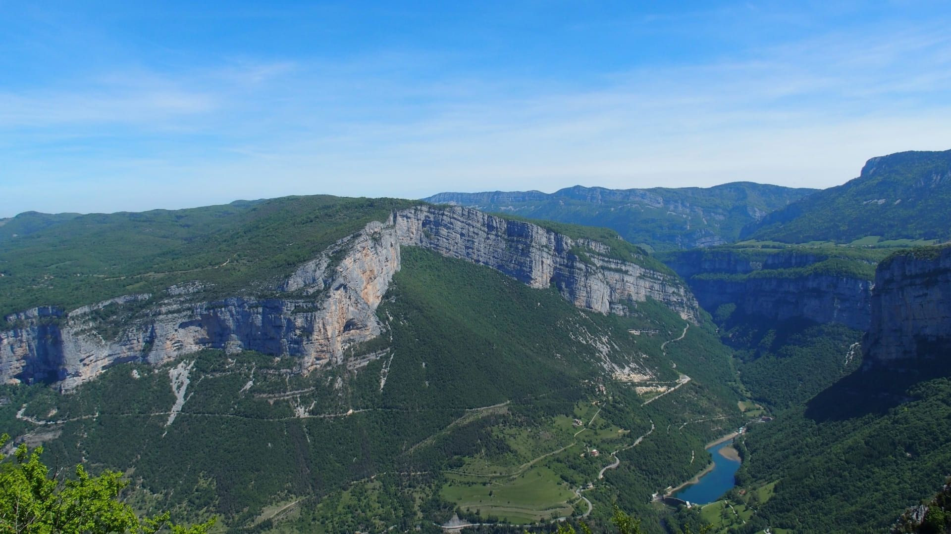 Falaises de Presles dominant la vallée - Coulmes - Vercors