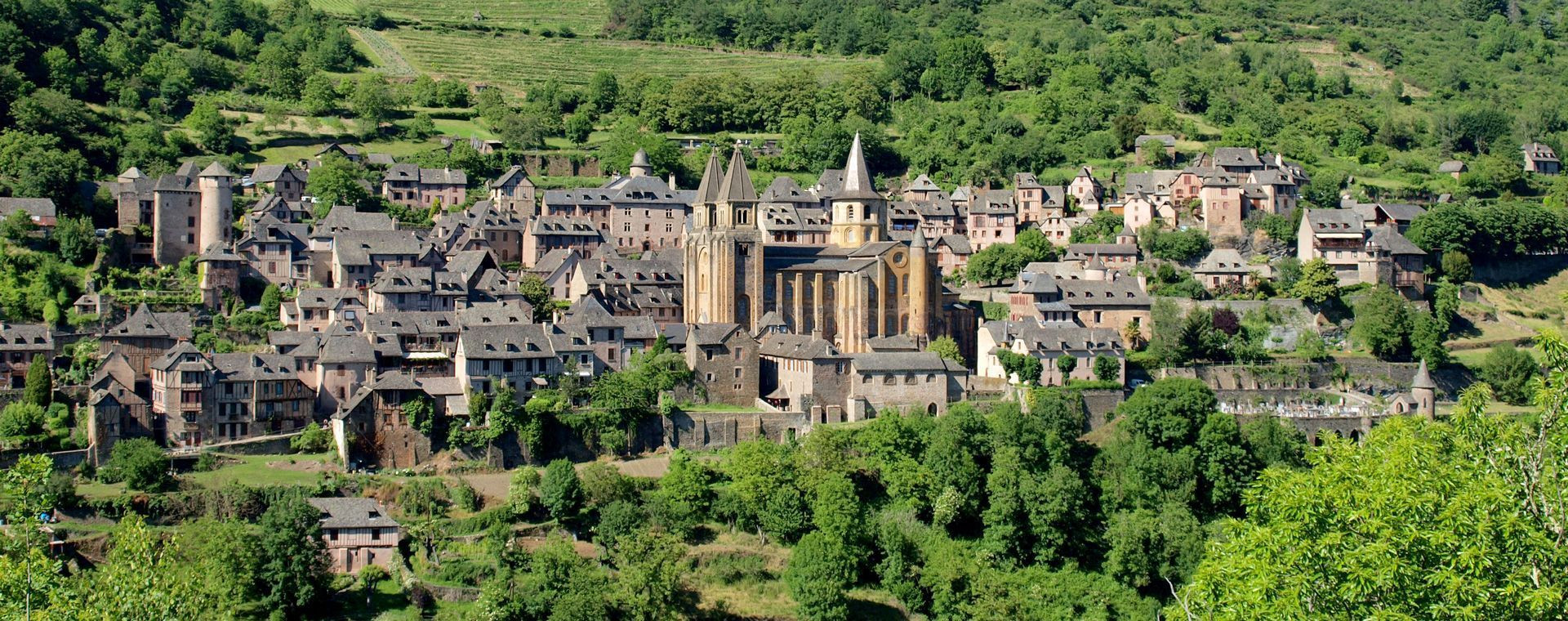 Village médiéval et abbatiale de Conques - Aveyron - France