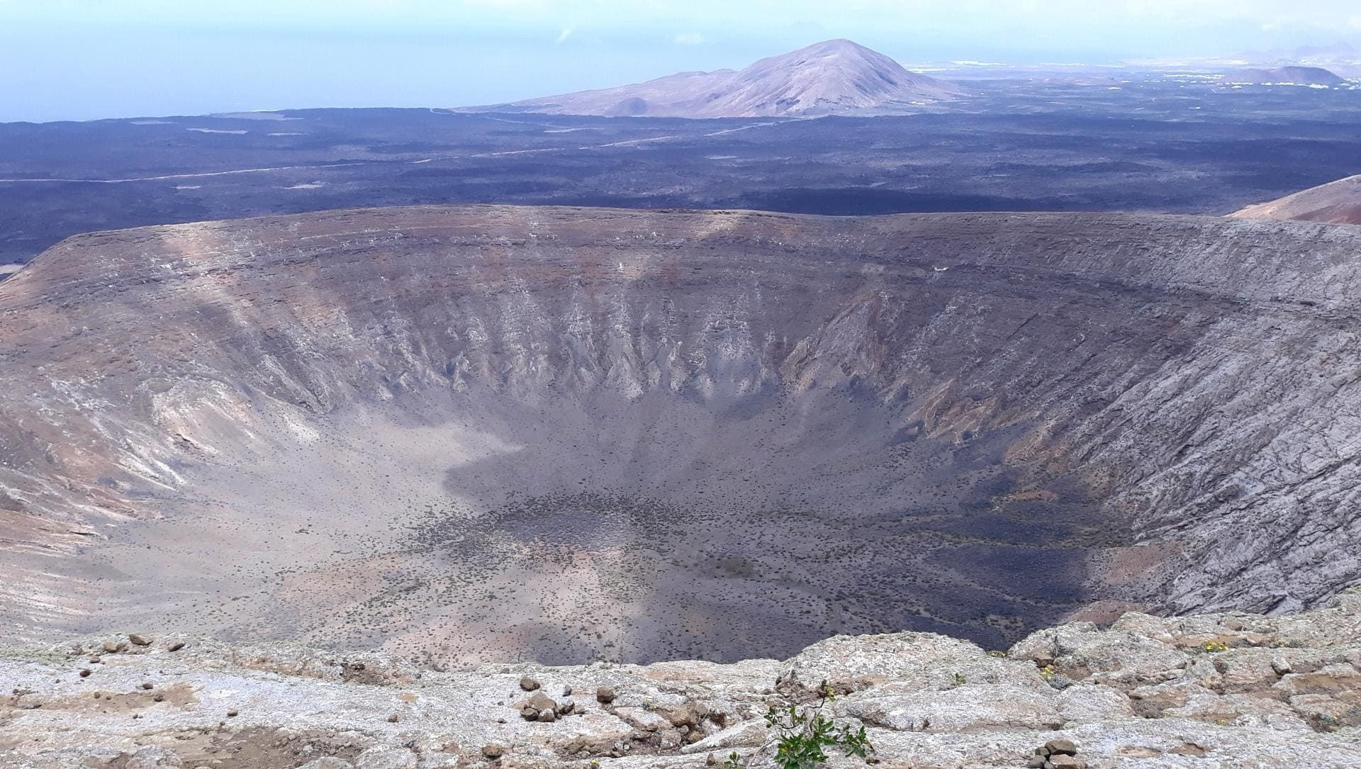 Cratère volcanique à Lanzarote - Canaries - Espagne