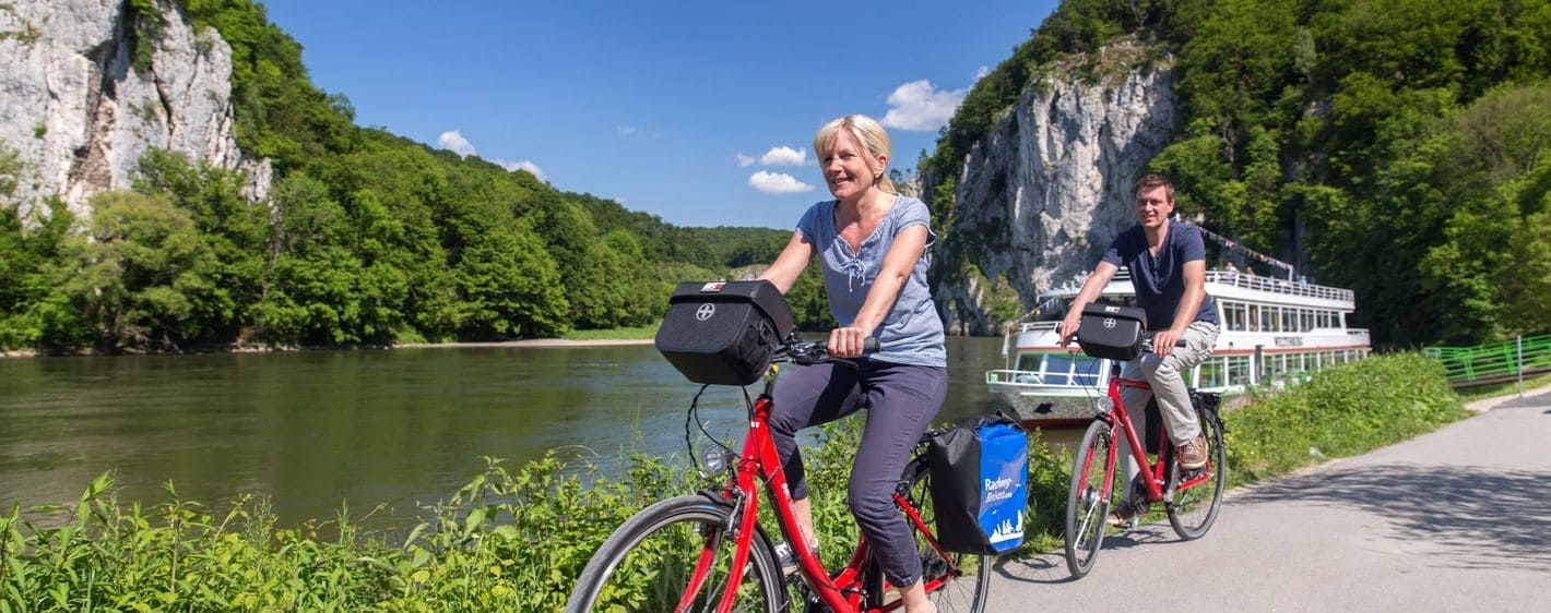 Cyclistes au bord du Danube - Gorges de Weltenburg - Bavière - Allemagne