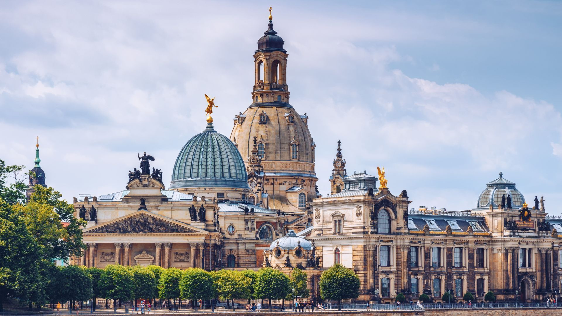 Coupole de la Frauenkirche et vieille ville baroque de Dresde - Saxe - Allemagne
