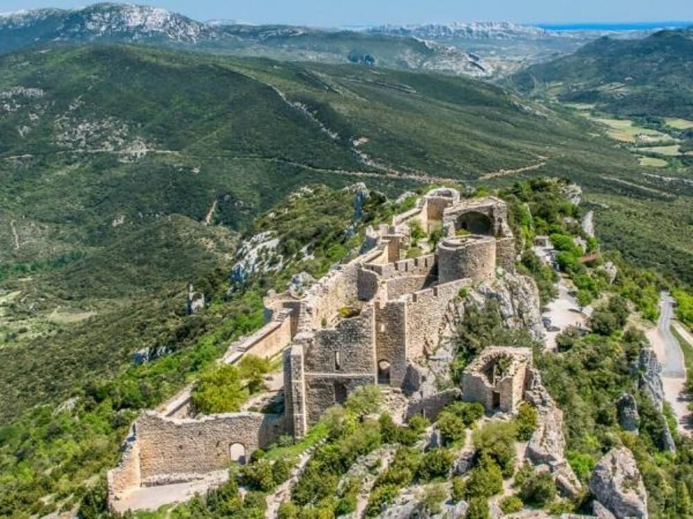 Château cathare de Peyrepertuse perché - Corbières - France
