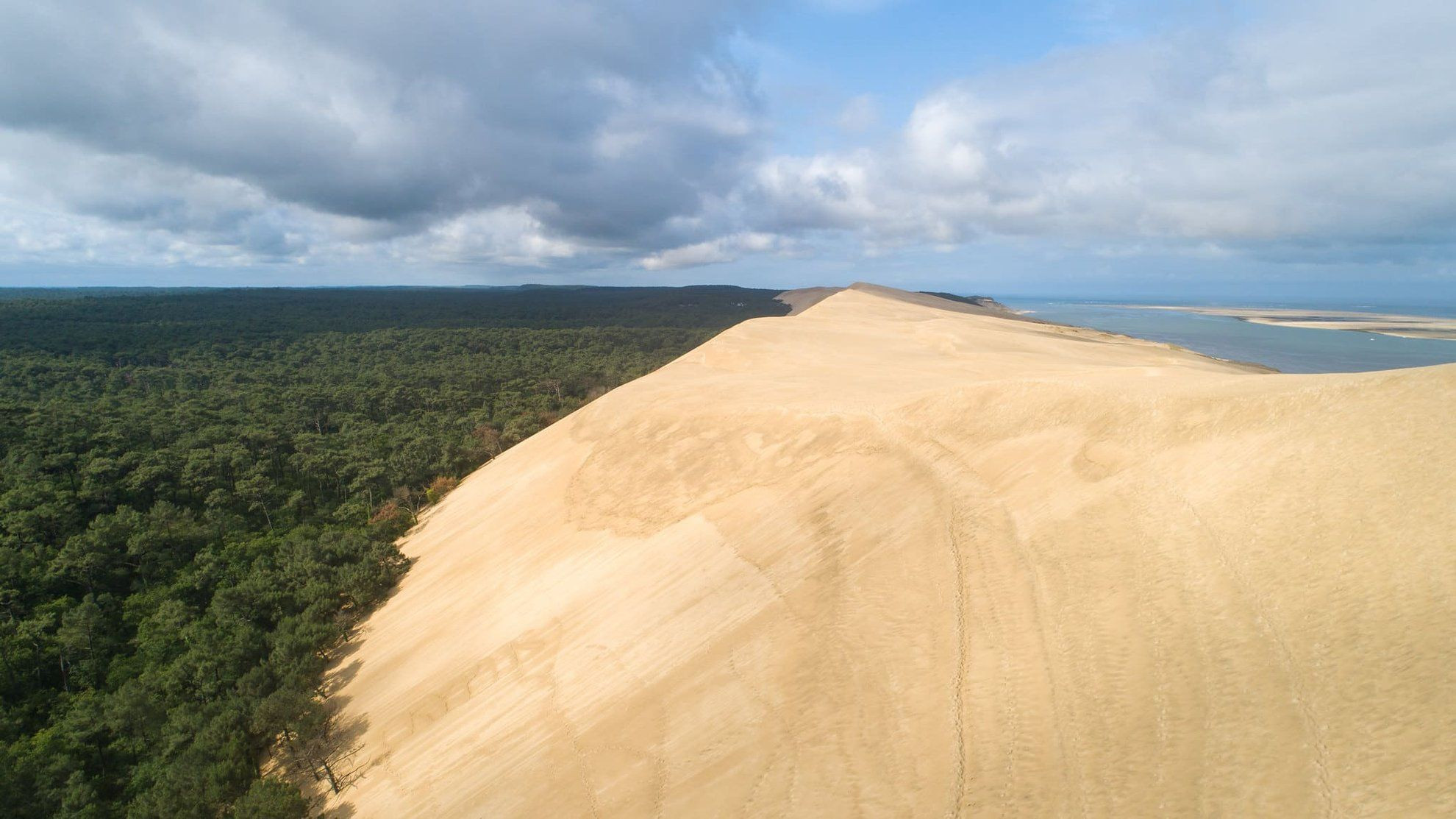 Vue aérienne de la Dune du Pilat - Bassin d'Arcachon - France