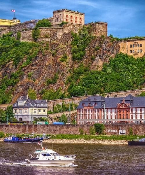 Forteresse d'Ehrenbreitstein dominant le Rhin - Coblence - Allemagne
