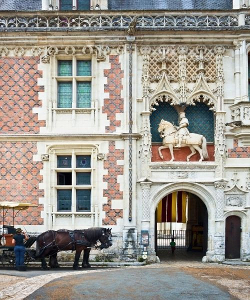 Façade du château de Blois
