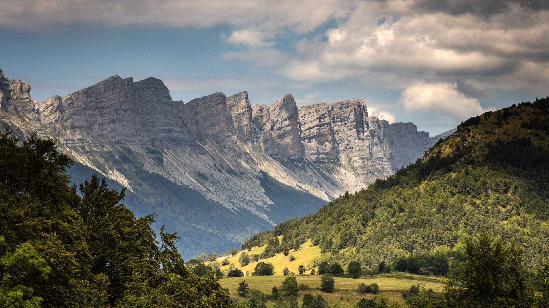 Remparts et falaises calcaires du massif - Gresse-en-Vercors - Vercors, France