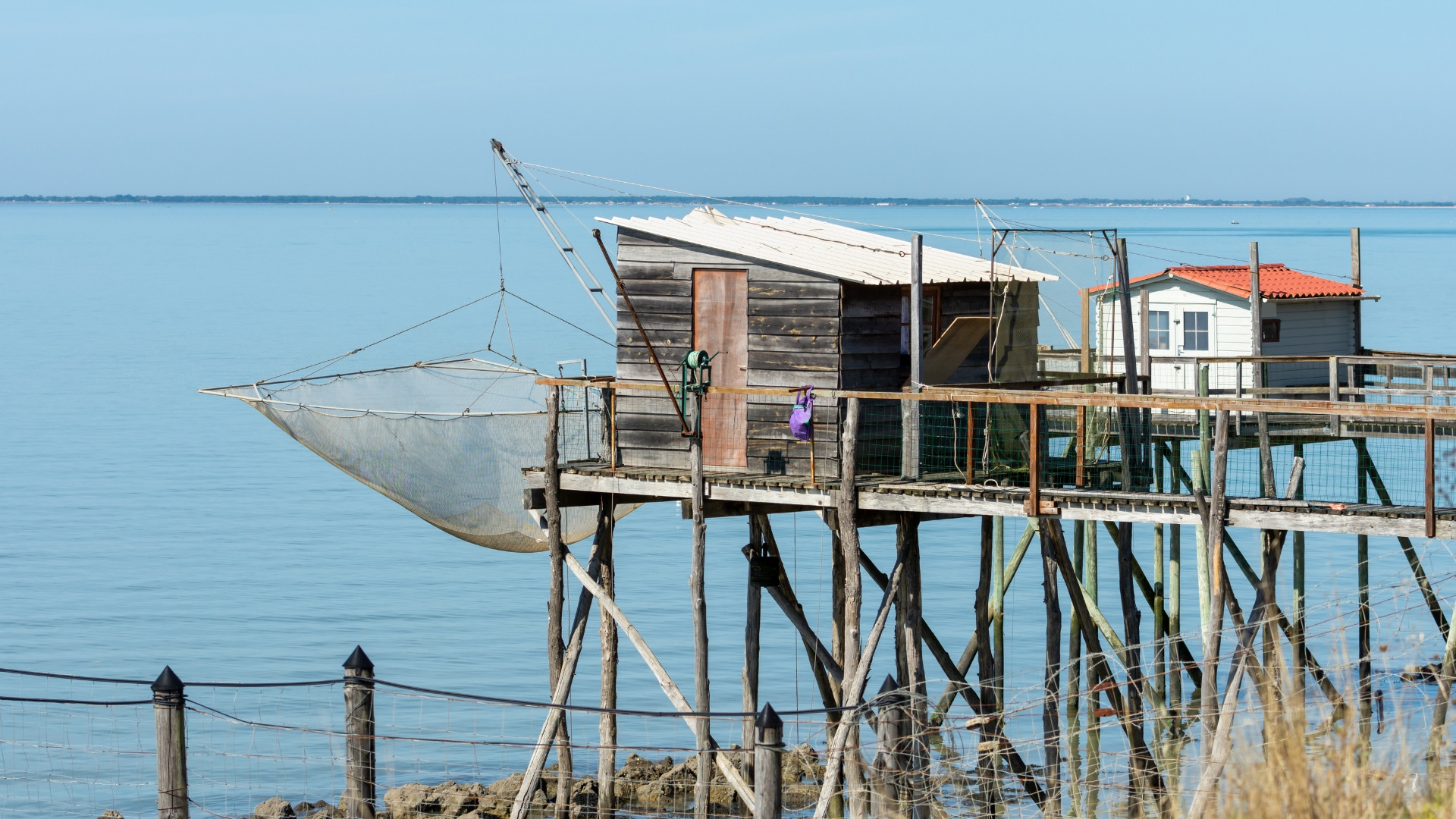 fralv0013-charente-maritime-france-fisherman-s-hut-on-stilts-called-carrelet-between-rochefort-and-la-rochelle