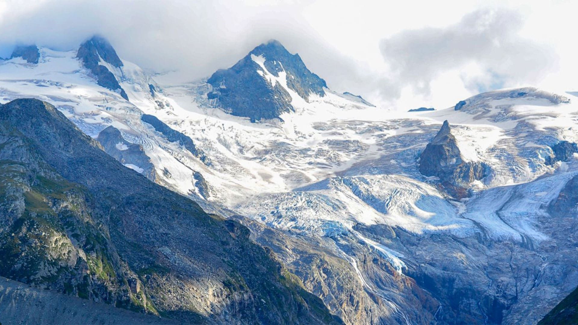 Glaciers et sommets enneigés - Alpes - Trekking