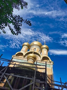 Église orthodoxe aux coupoles dorées - Bucarest - Roumanie