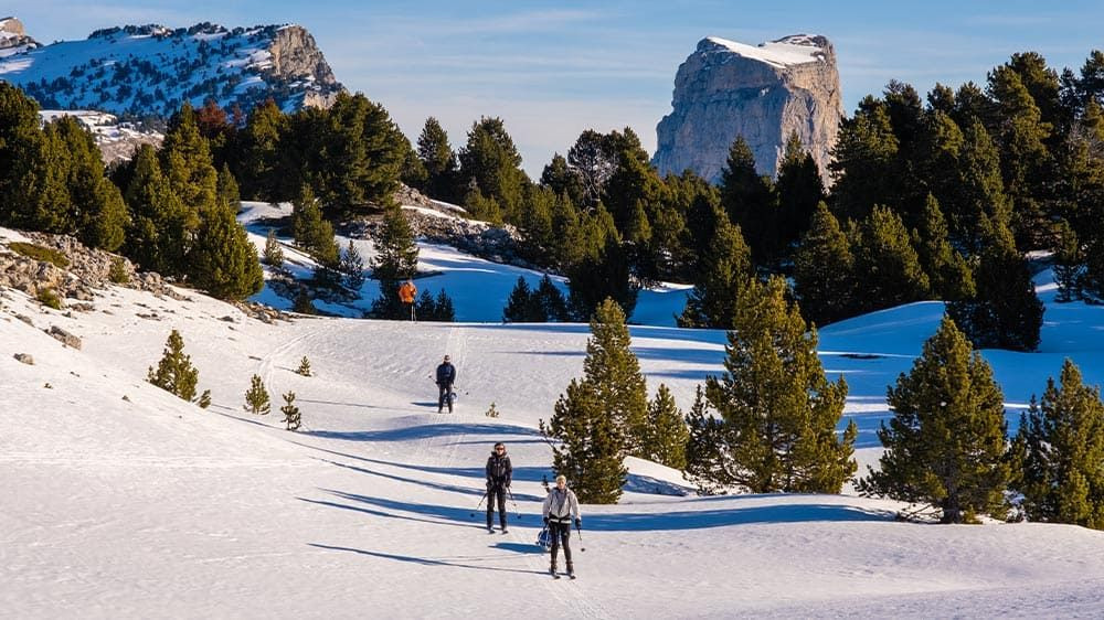 © Grégory Rohart Ski de randonnée nordique face au mont Aiguille - Vercors - France