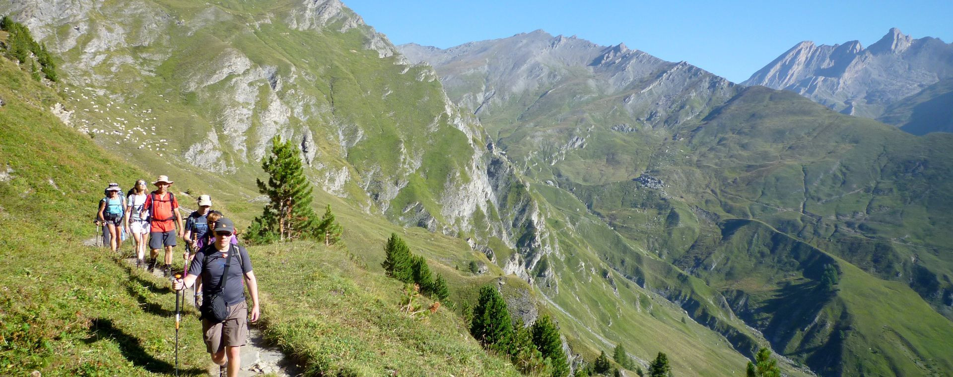Randonneurs sur la Grande Traversée des Alpes - Alpes - France