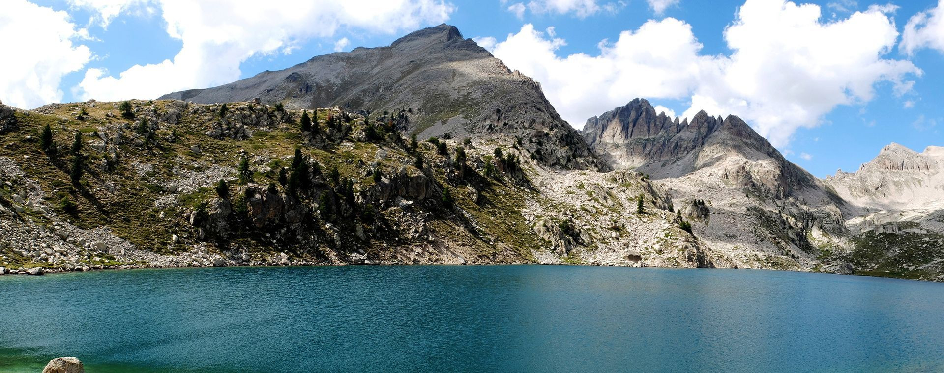 Lac d'altitude et sommets - Mercantour - Alpes - France