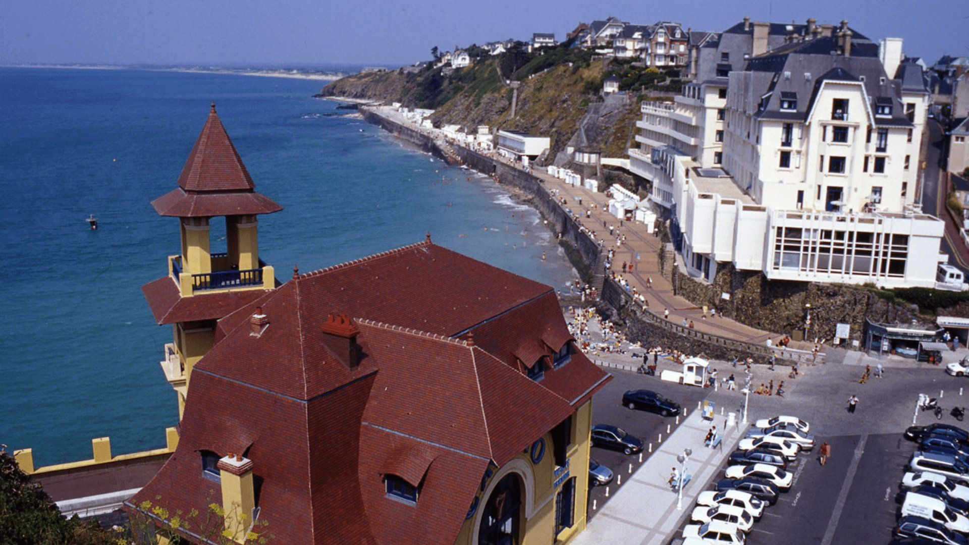 Front de mer et plage - Granville - Manche - France