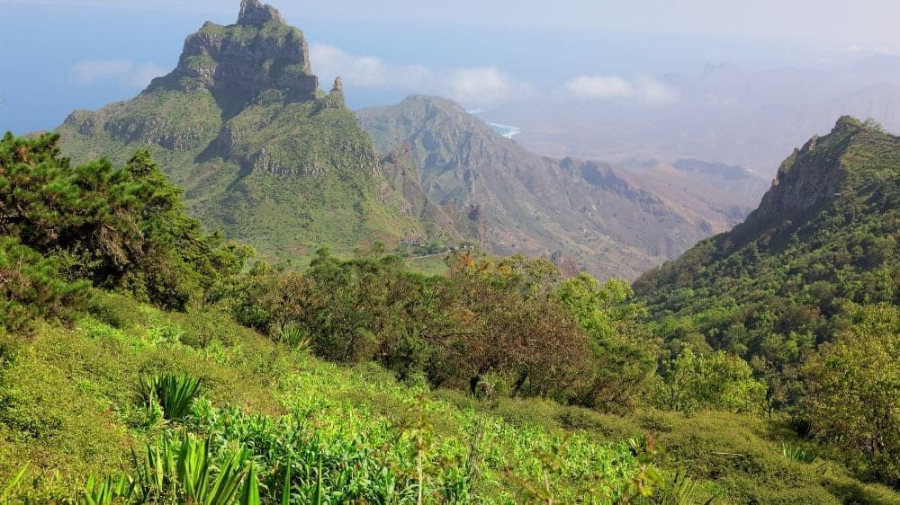 Pics volcaniques verdoyants - Santo Antão - Cap-Vert