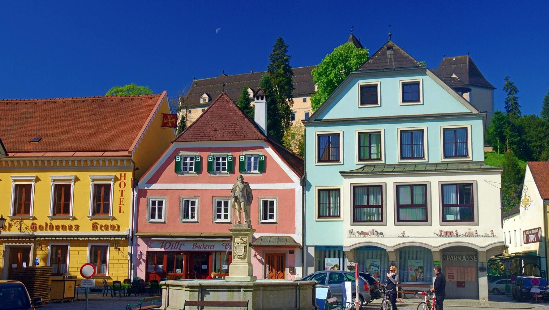 Place du marché et château de Grein - Haute-Autriche - Autriche