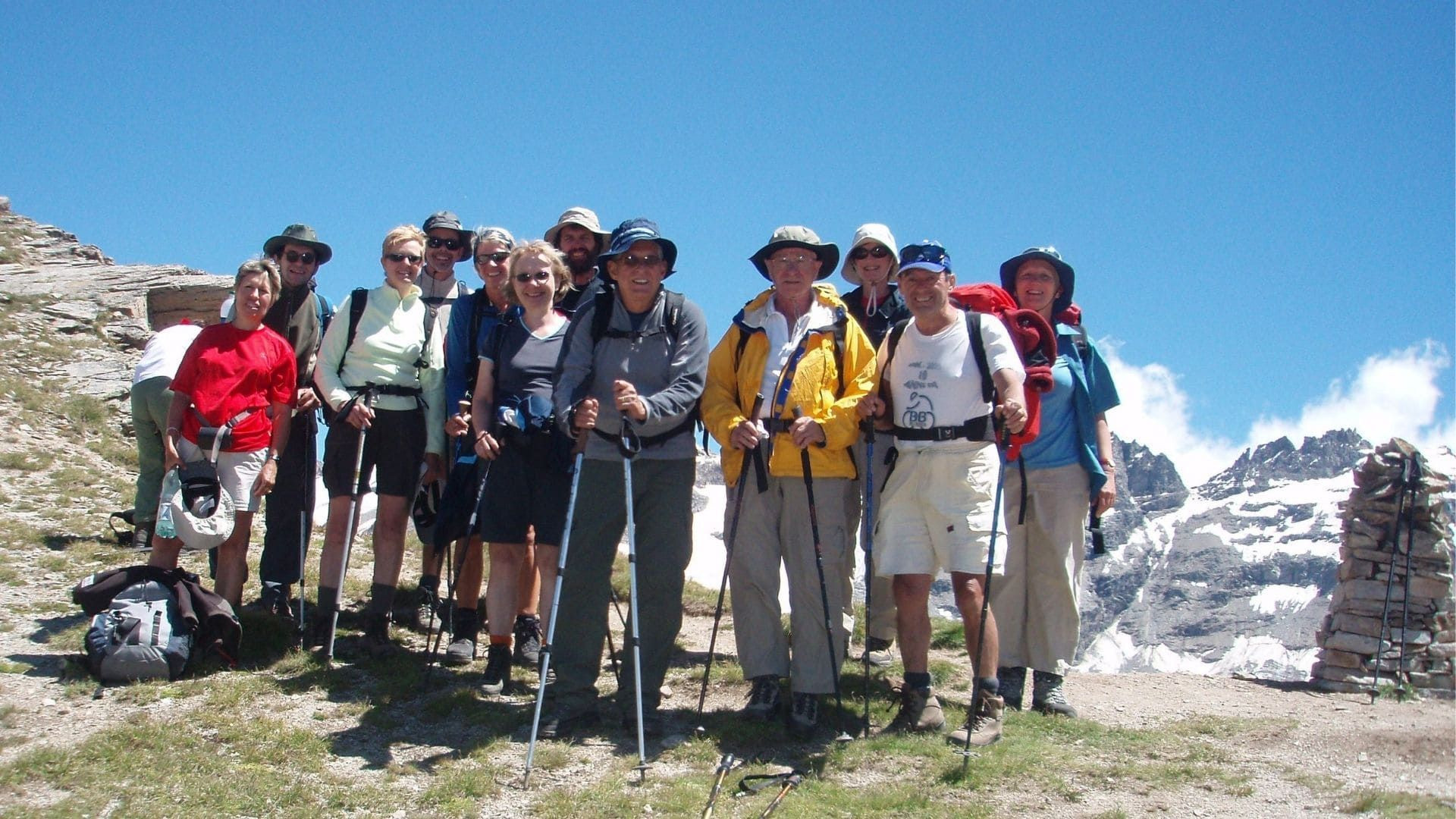 Groupe de randonneurs en altitude - Parc national du Grand-Paradis - Italie