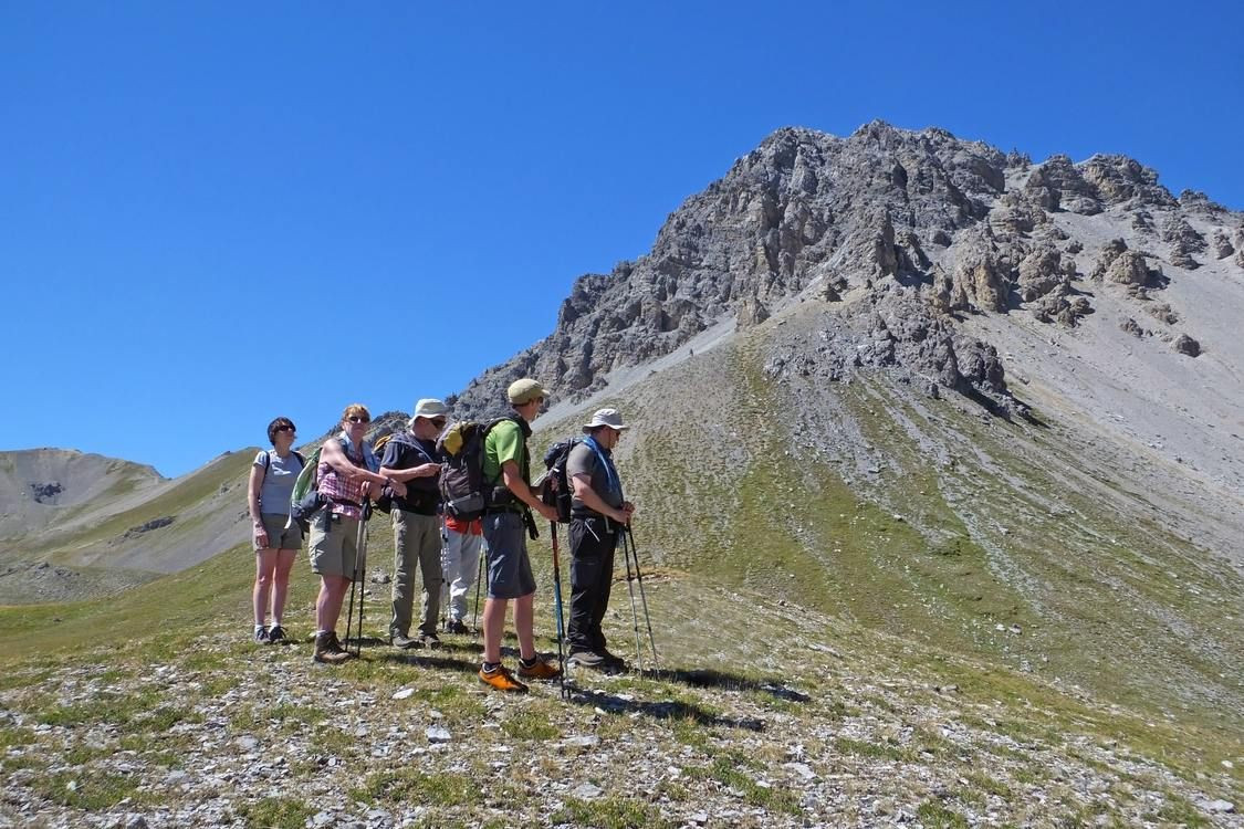 Groupe de randonneurs dans le Queyras - Alpes - France