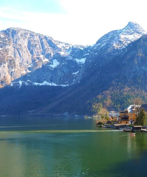 Lac de Hallstatt dans le Salzkammergut - Autriche