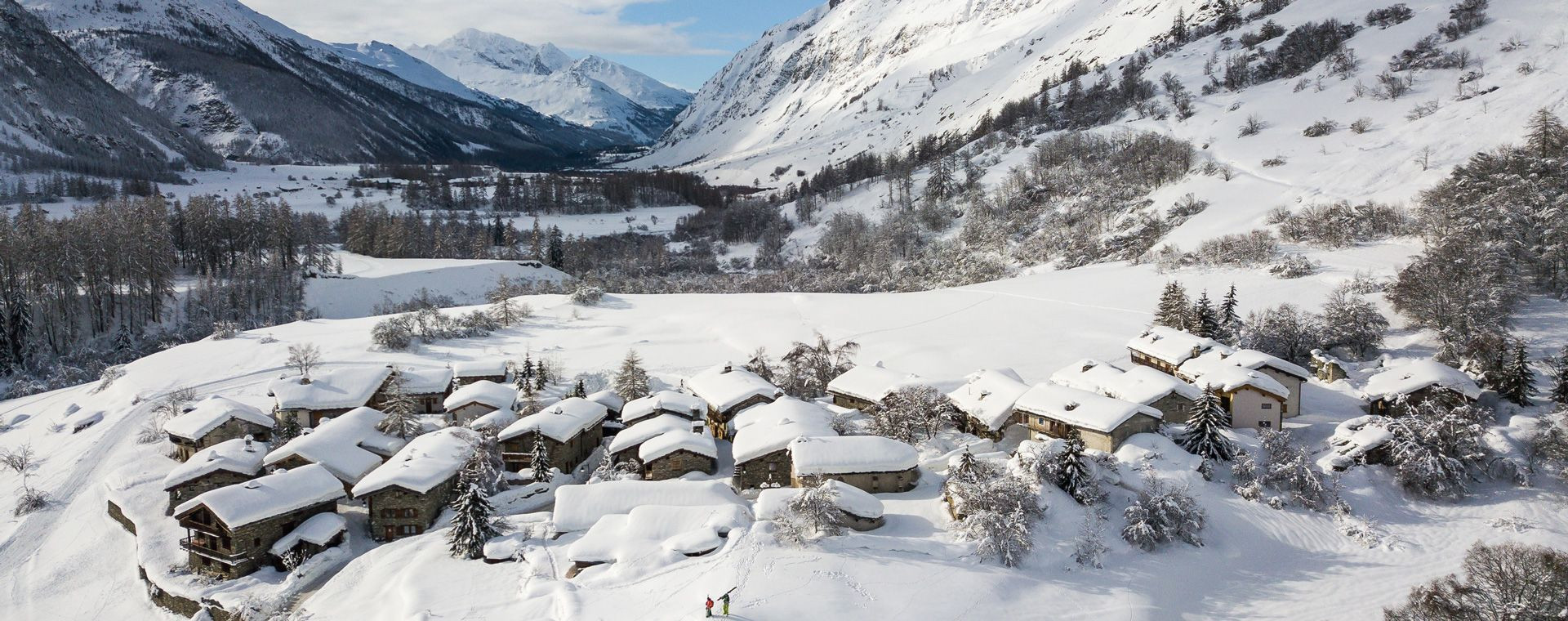 Hameau du Villaron sous la neige - Bessans - Haute-Maurienne - France