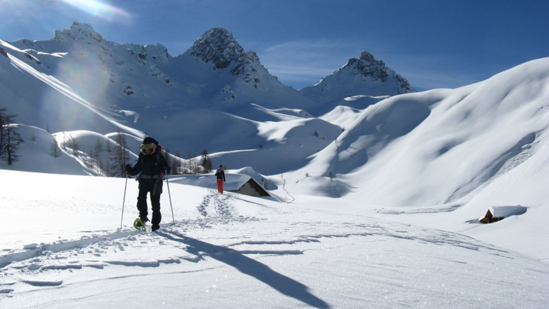 Randonnée en raquettes dans le Queyras enneigé - Alpes - France