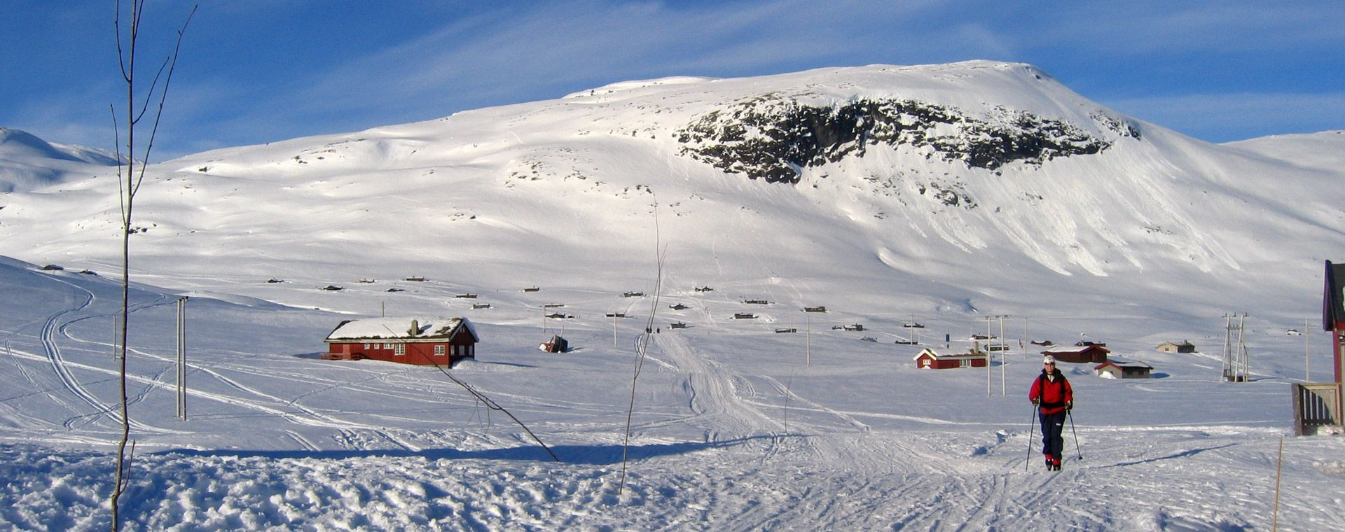 Hameau de chalets au pied des montagnes - Jotunheimen - Norvège