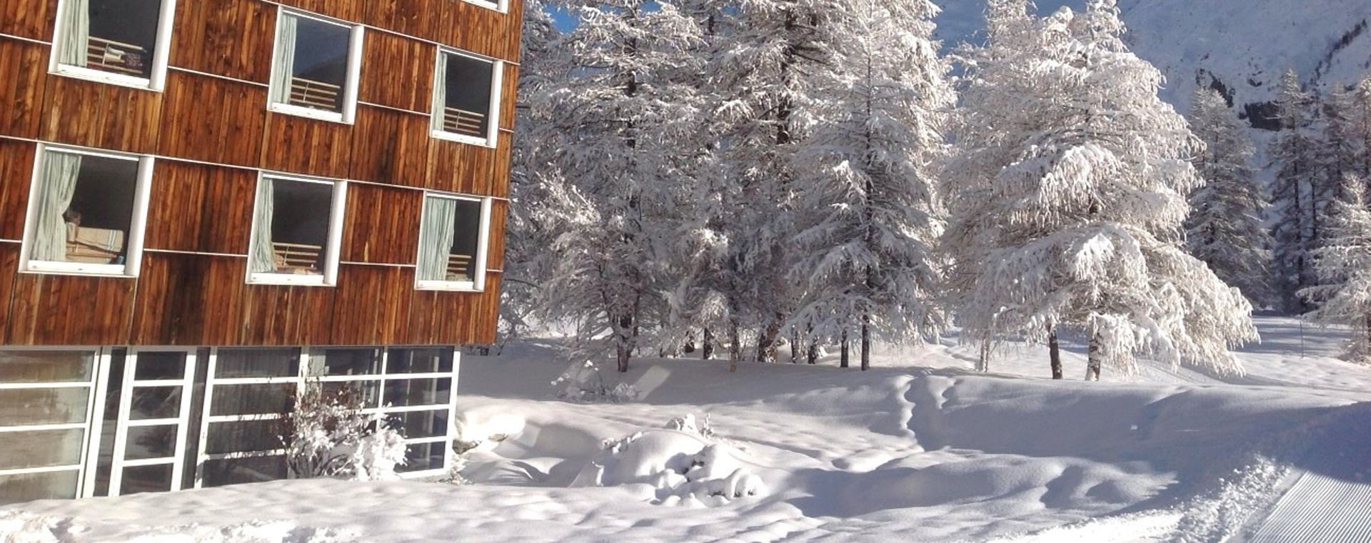 Hébergement sous la neige en hiver - Bessans - Haute-Maurienne - France