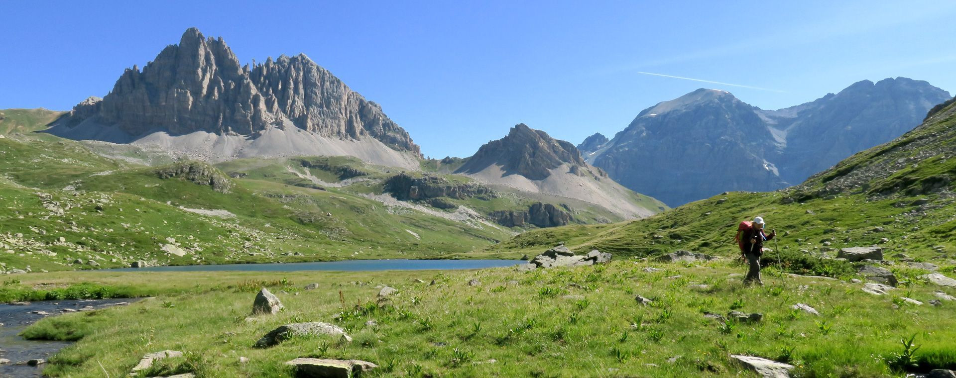 Randonneur près d'un lac d'altitude - Entre Écrins et Thabor - Alpes