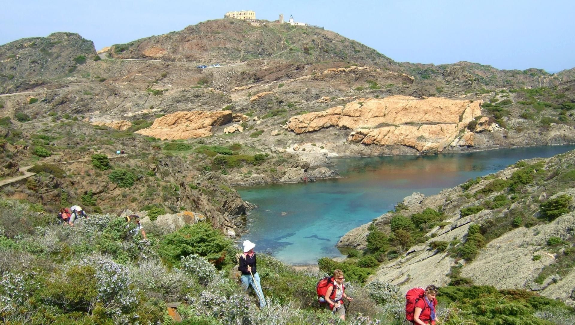 Randonneurs sur le sentier côtier - Cap de Creus - Catalogne - Espagne