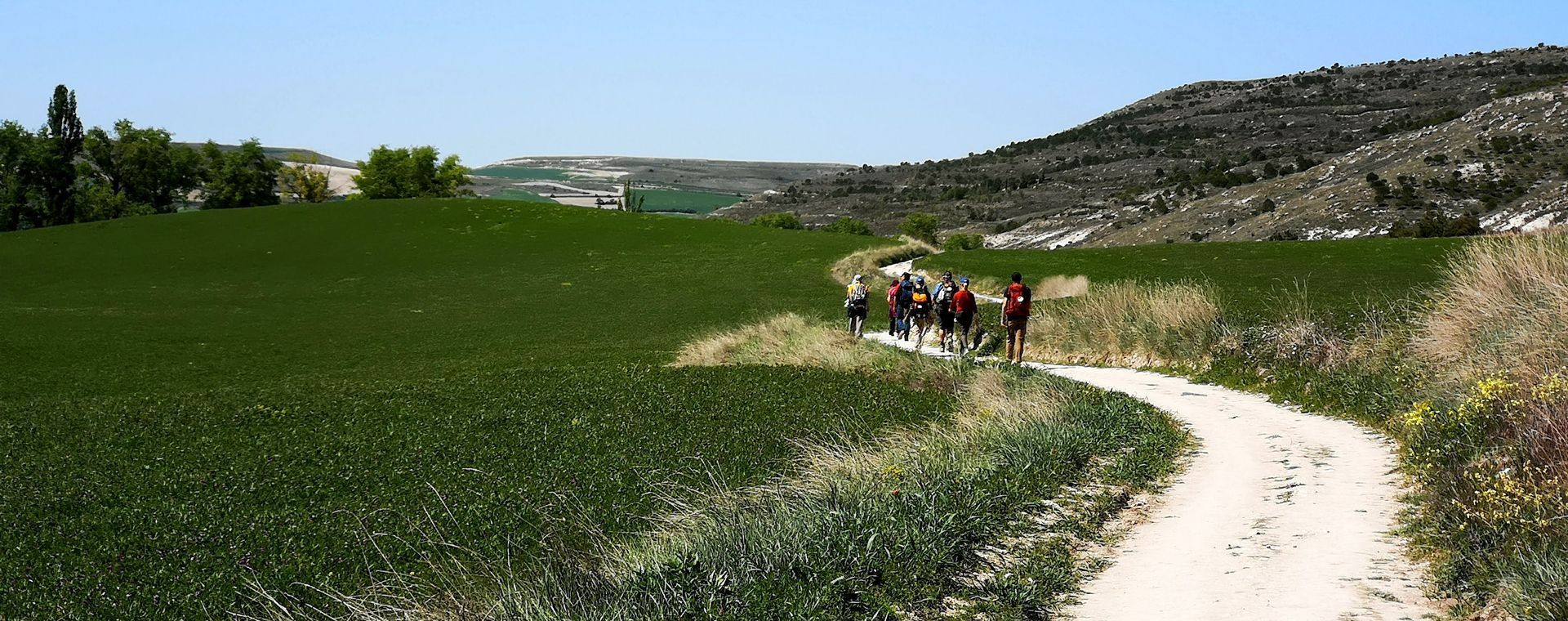 Randonneurs sur le Chemin de Saint-Jacques juste après Hontanas - Espagne
