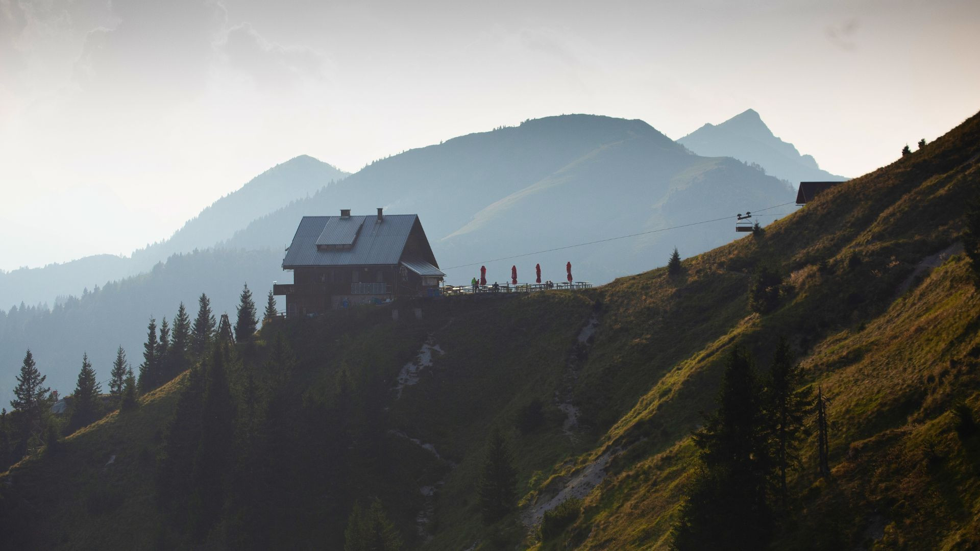 Refuge de montagne au coucher du soleil - Alpes Juliennes - Slovénie